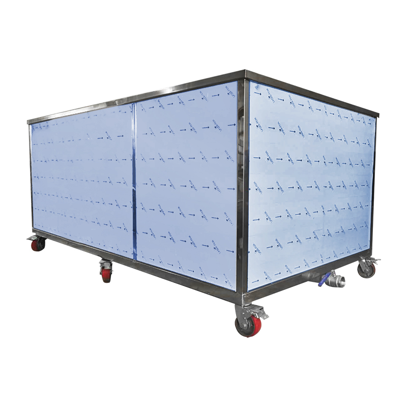 实验室超声波均质机正面视图，白色塑料外壳配金属探头，控制面板显示功率和时间设置，适合实验室小批量处理